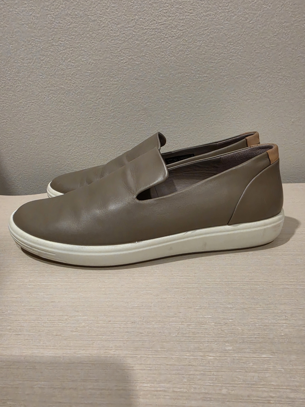 ​ECCO Soft 7 Leather Slip On Sneakers Taupe Grey Women Size 40 US 9-9.5